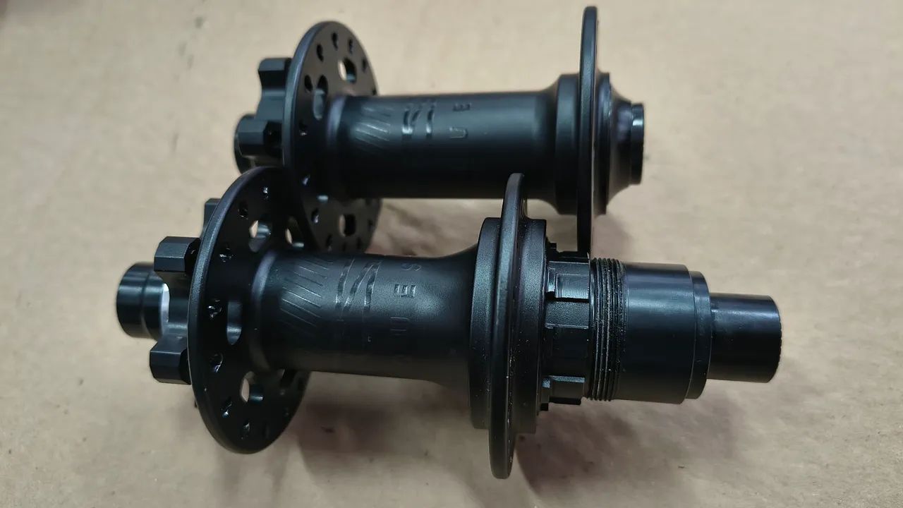 Cubos rolamento boost quest 32f XD sram novo - Foto 3