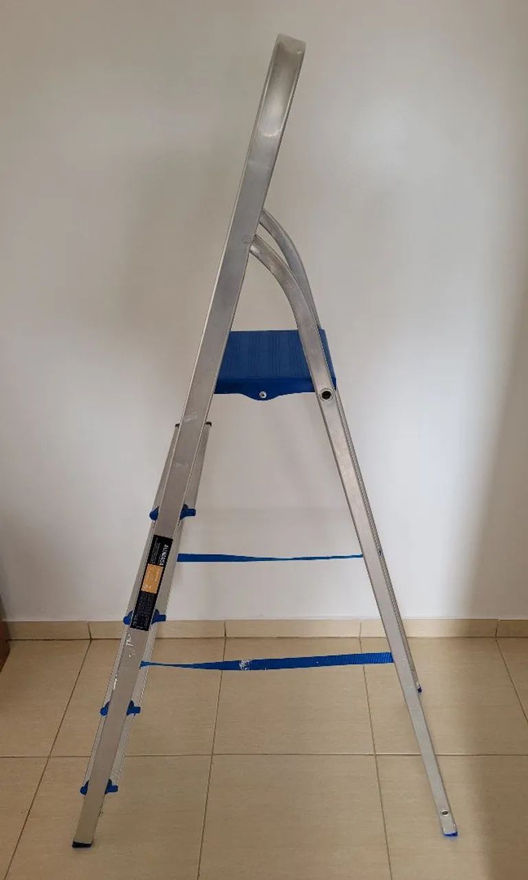 Escada de alumínio 5 Degraus - Foto 2