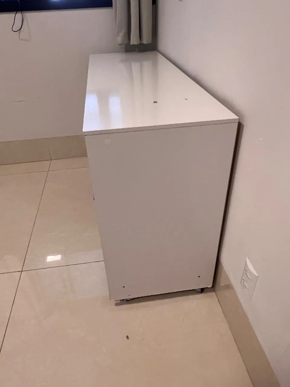 Mesa de estudo com rodinhas e cadeira  - Foto 3