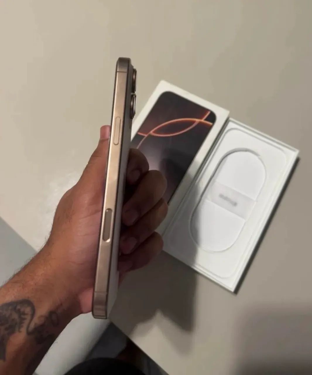 iPhone 16 pro max  - Foto 2