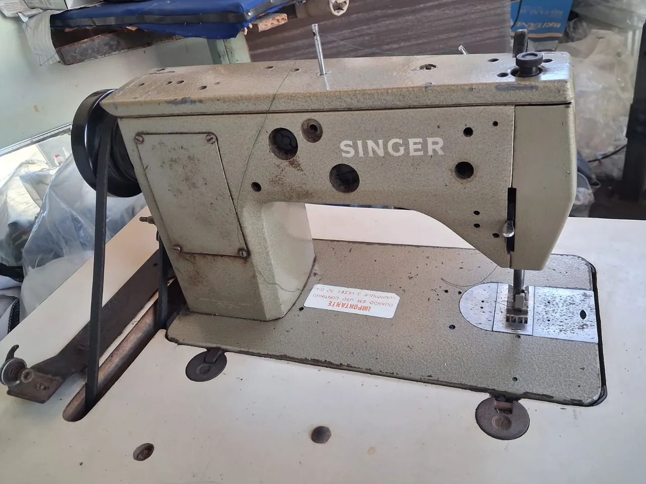 Maquina de Costura Semi Industrial Zig Zag Motor Convencional Singer 021D - Seminova