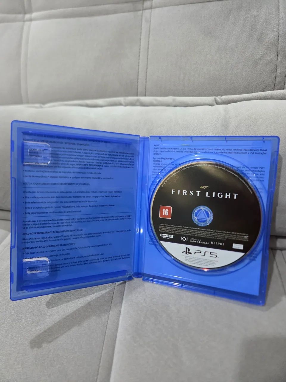 007 First Light - PS5 - Foto 2