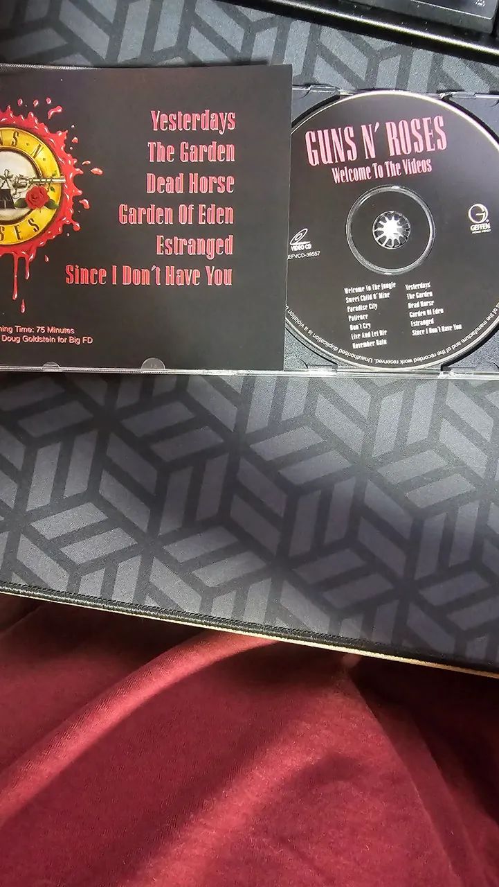 GUNS N' ROSES - VIDEO CD - IMPORTADO RARO COLECIONADOR - Foto 2