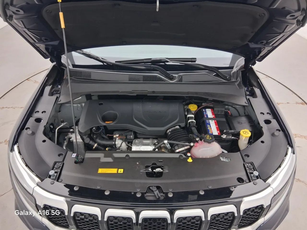 Jeep Commander Overland T270 1.3 TB Flex Aut., foto 10 de 18