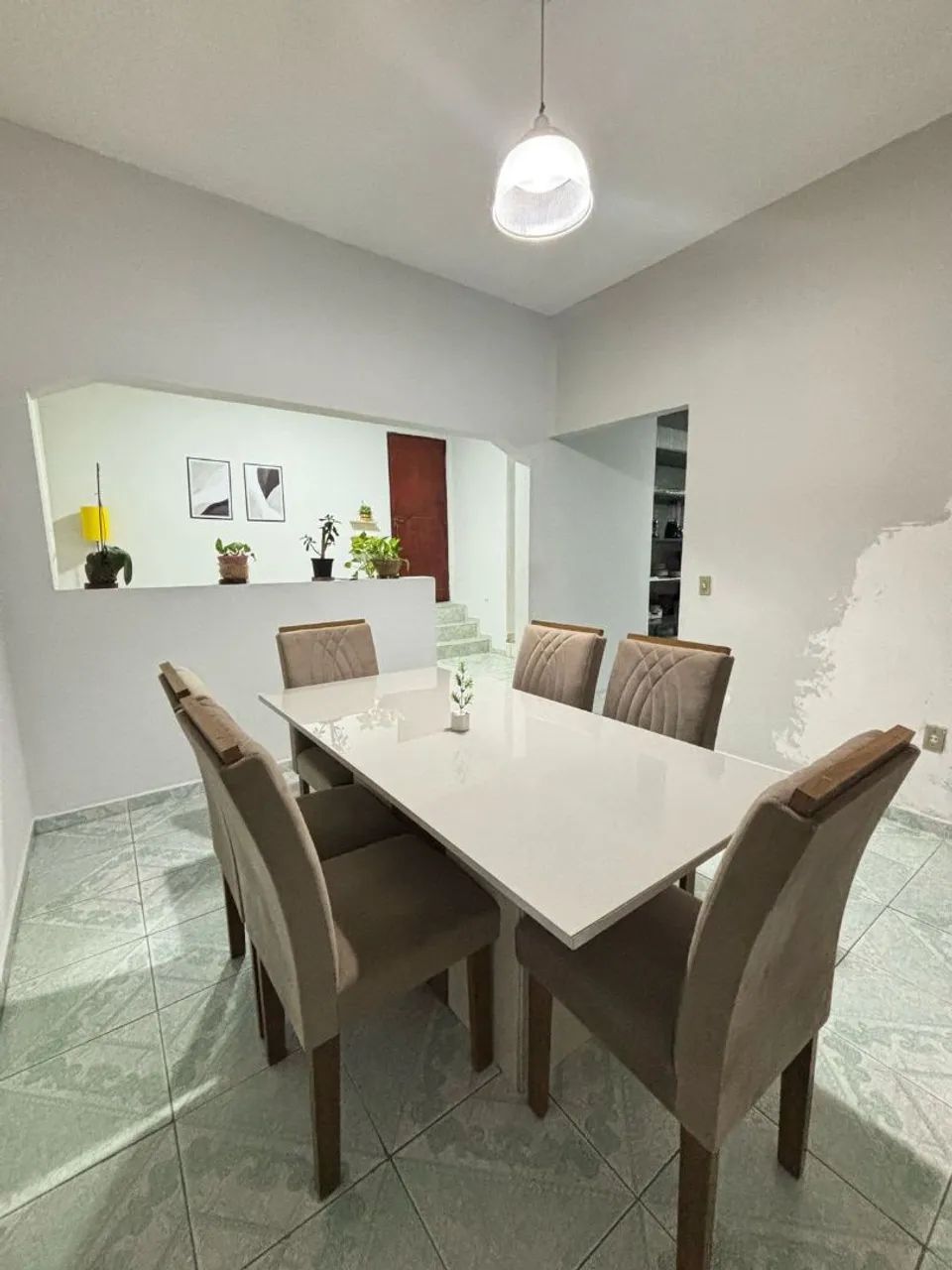 Mesa com 6 cadeiras 