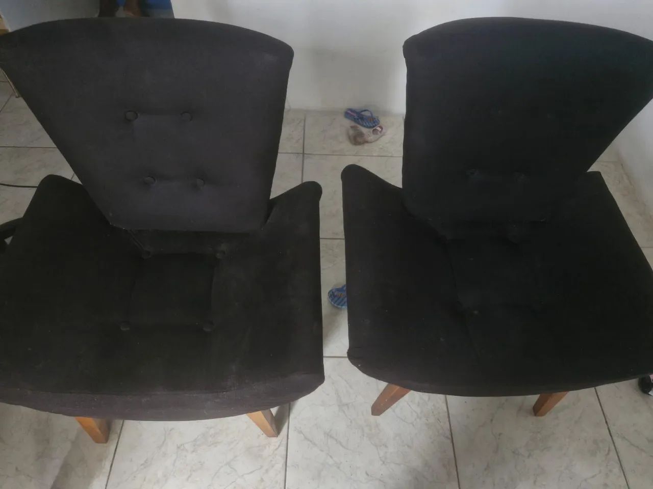 Duas poltronas retrátil