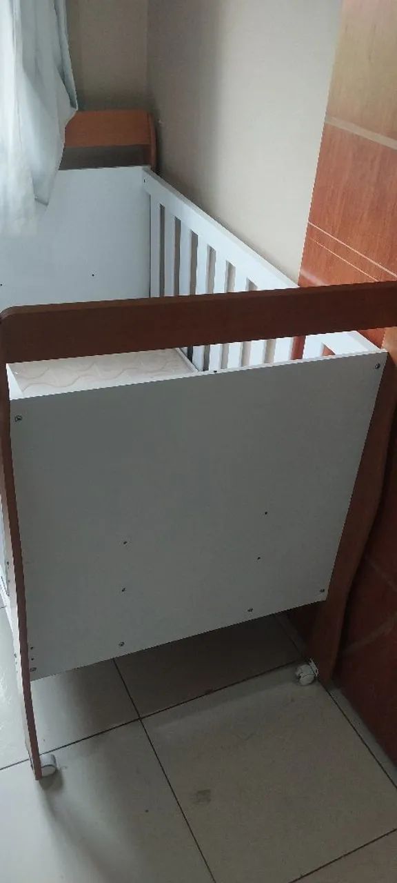 BERÇO Branco com tons de madeira em MDF - Foto 3