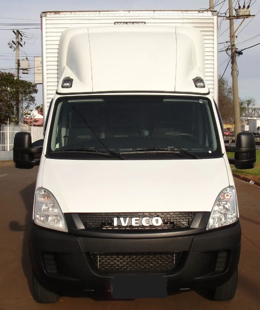 Iveco Daily 35S14 Baú - Foto 2