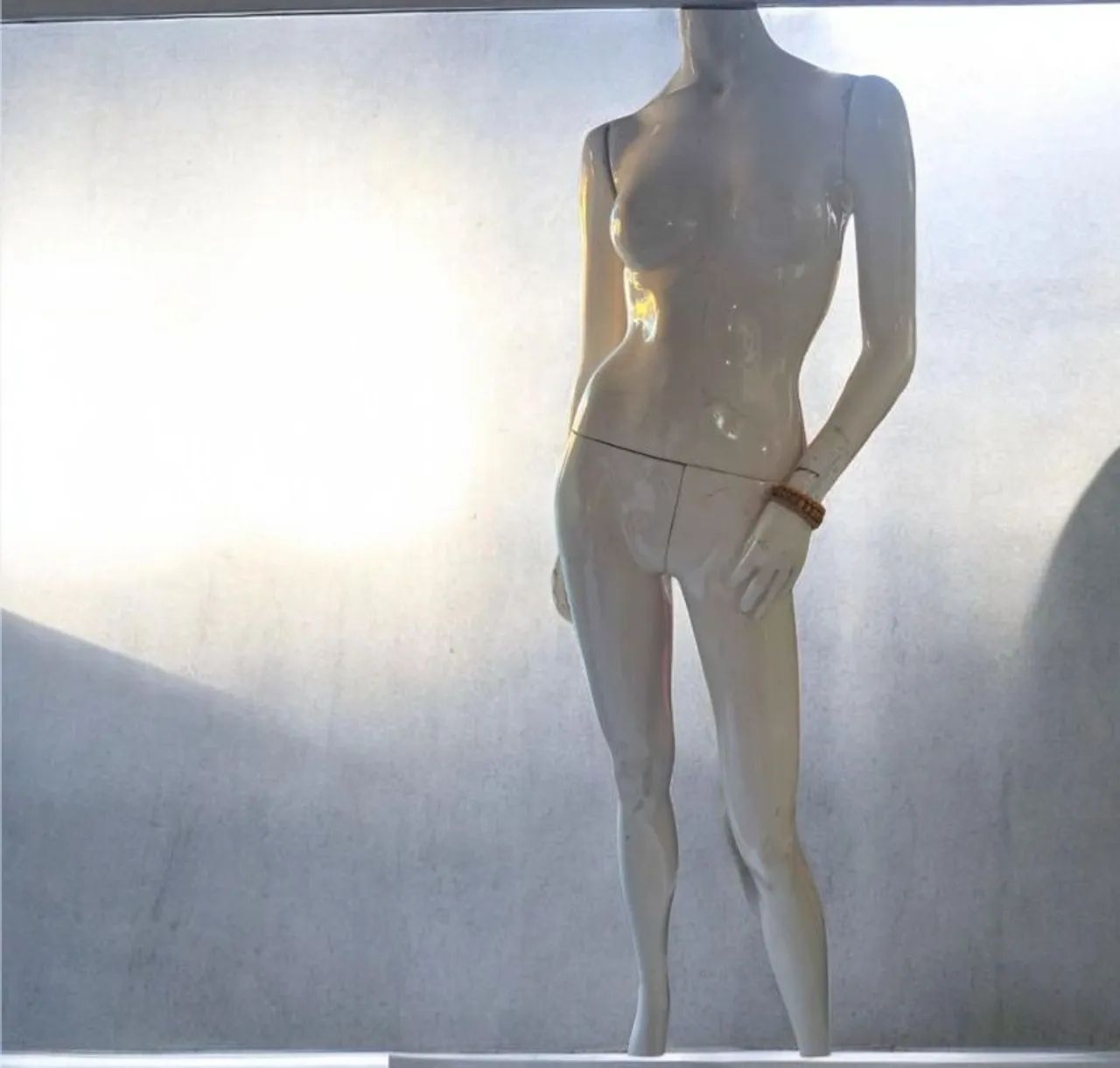 Barbada imperdível. Manequim feminino. - Foto 3