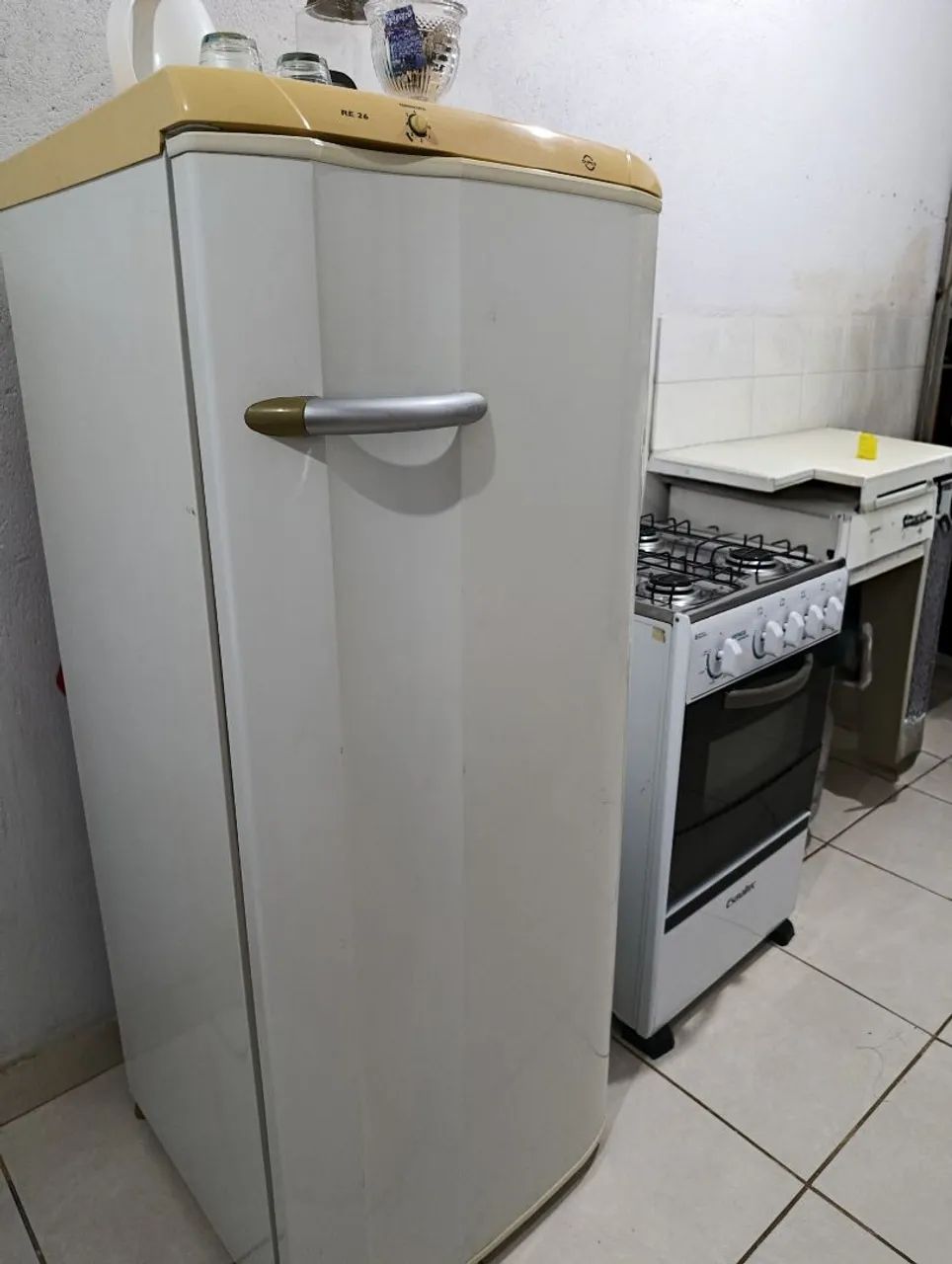 Vende-se geladeira.funcinando perfeitamente 