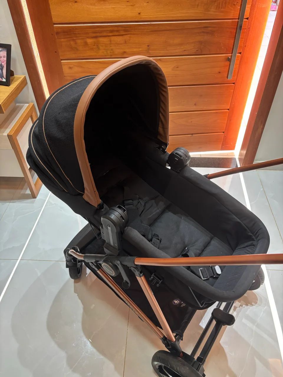 Carrinho de bebê com bebê conforto  - Foto 3
