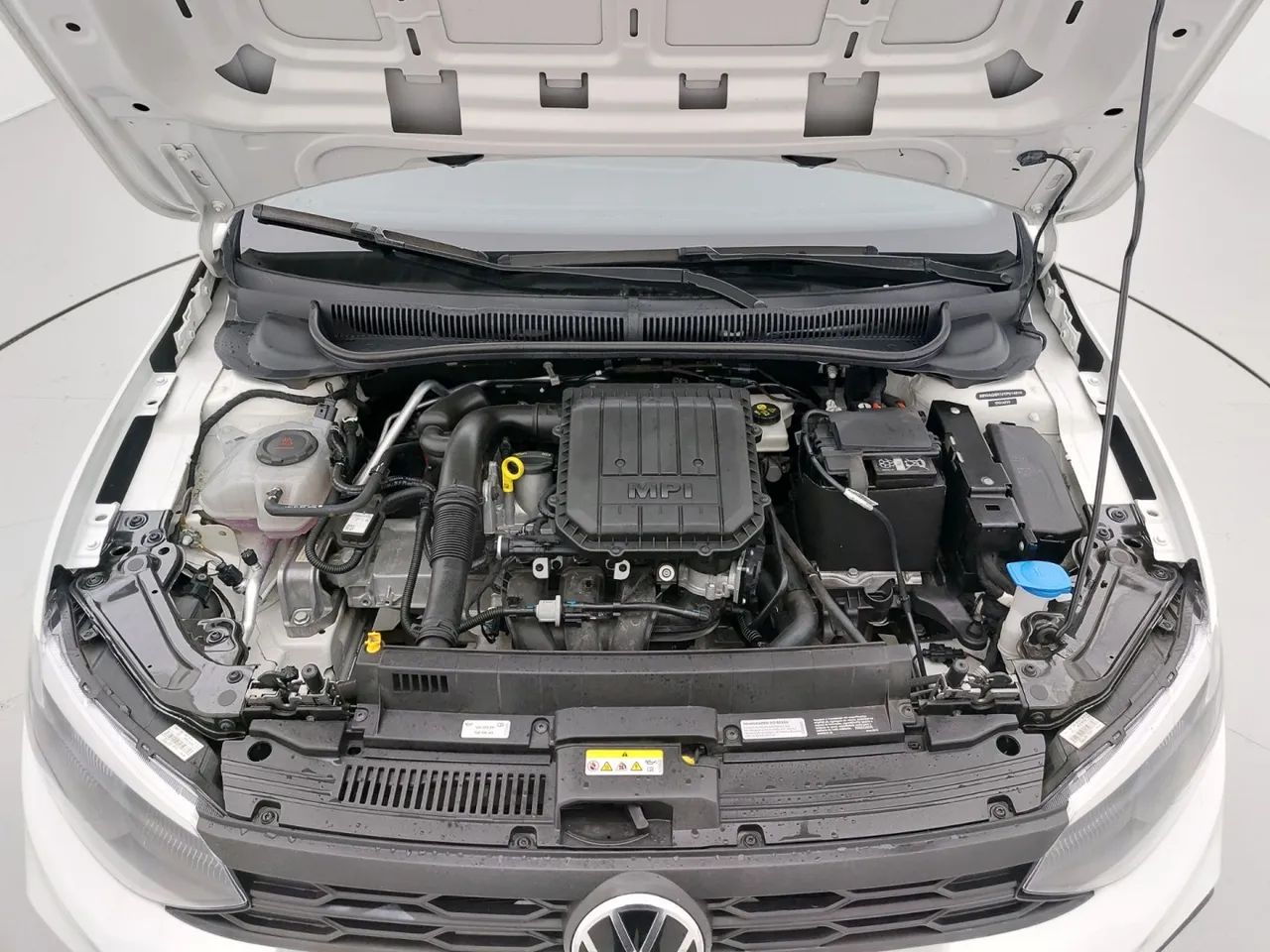 Volkswagen Polo Track 1.0 Flex 12V 5p, foto 10 de 18