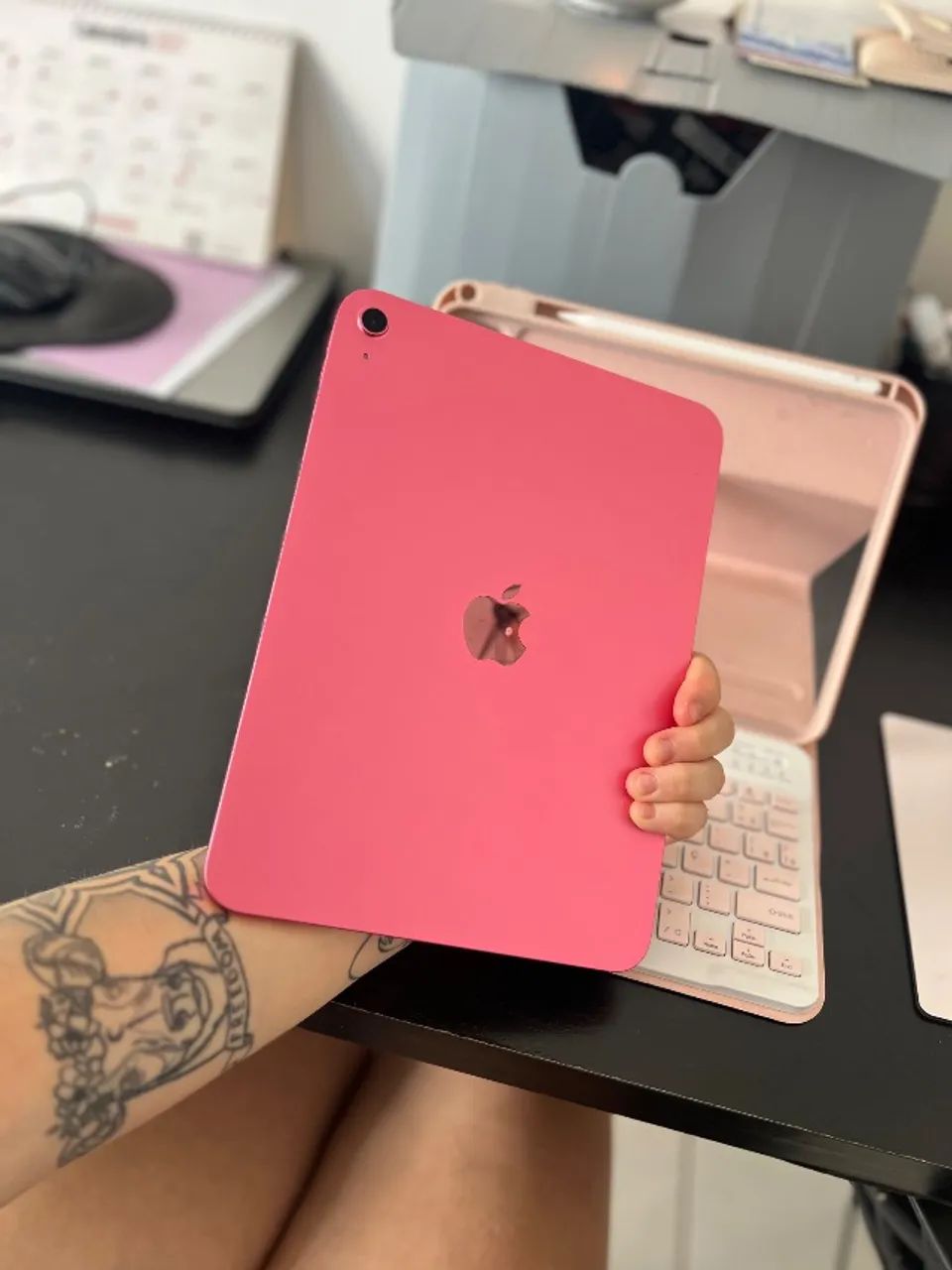 iPad A16 (usado 1 mês) com capa, teclado e mouse  - Foto 3