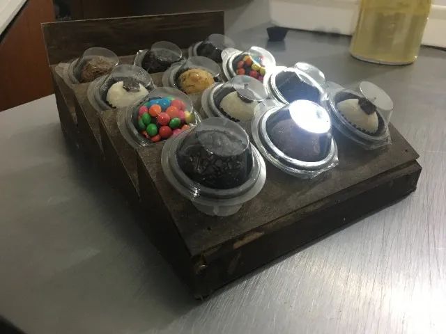 Vitrine Expositora de Brigadeiros - Foto 2
