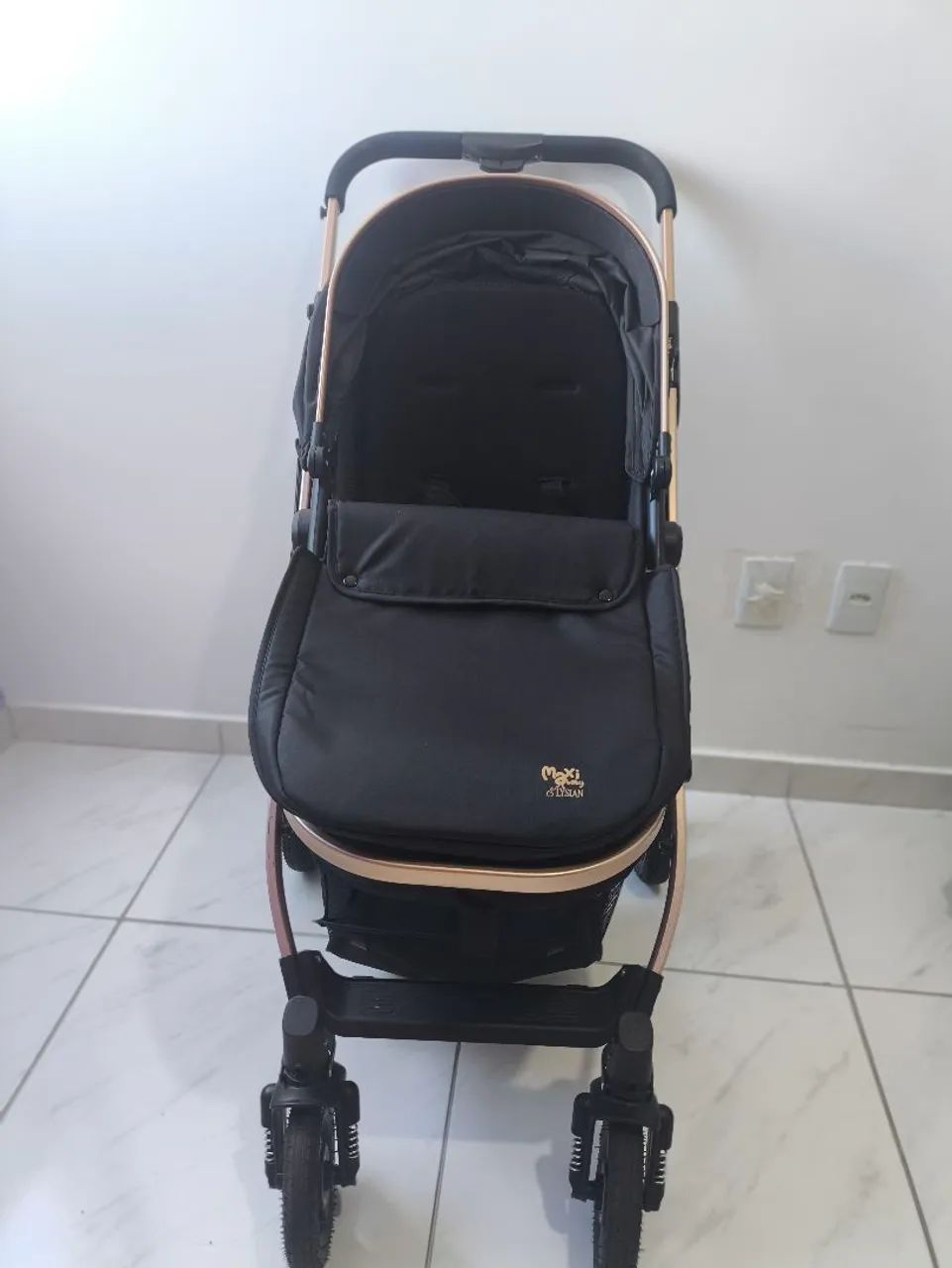 Carrinho de bebê reversível Elysian Max Baby - Foto 2