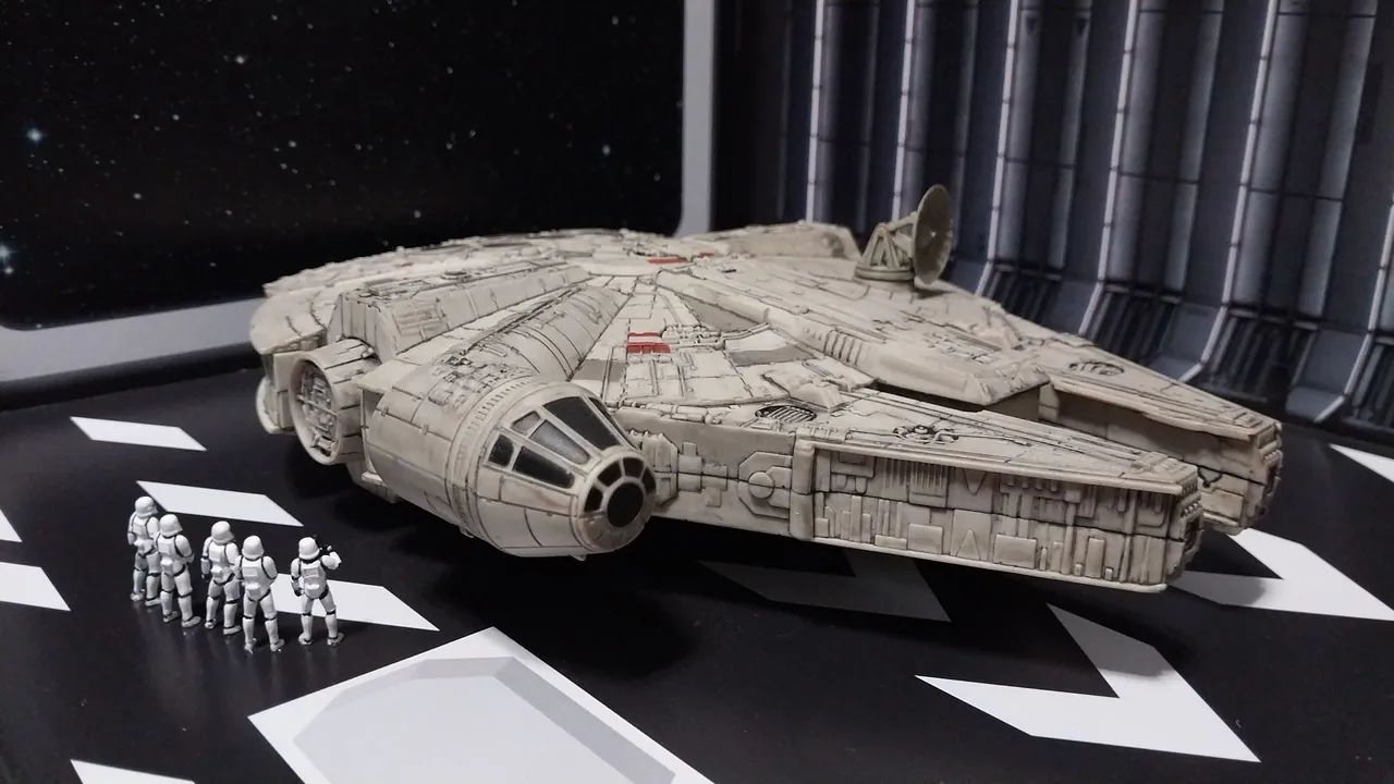 Diorama Star Wars Hangar 347 Millennium Falcon  - Foto 3