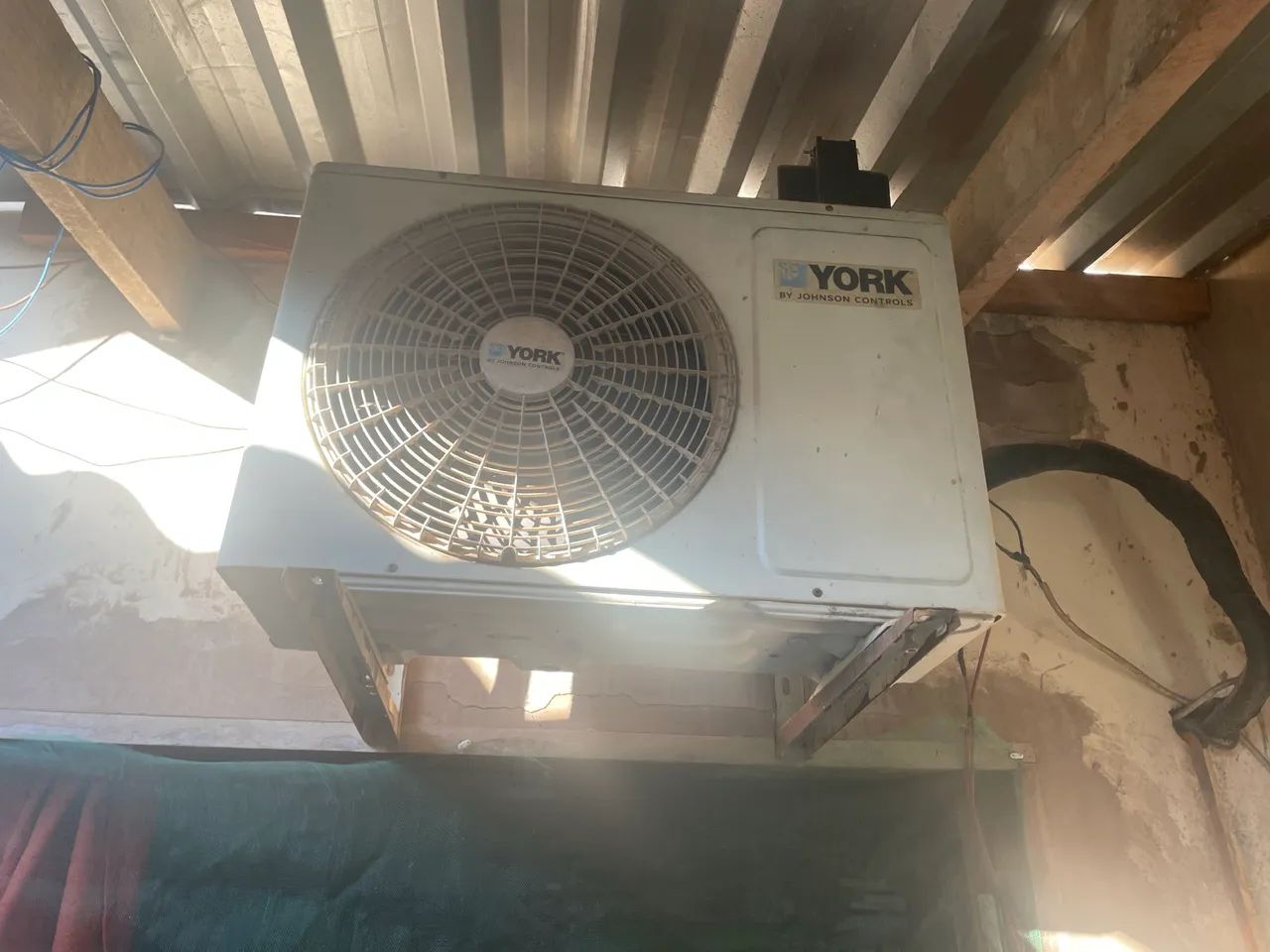 AR CONDICIONADO YORK 12.000 BTUS - Foto 2