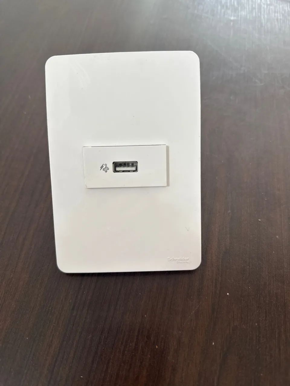 tomada de parede com USB