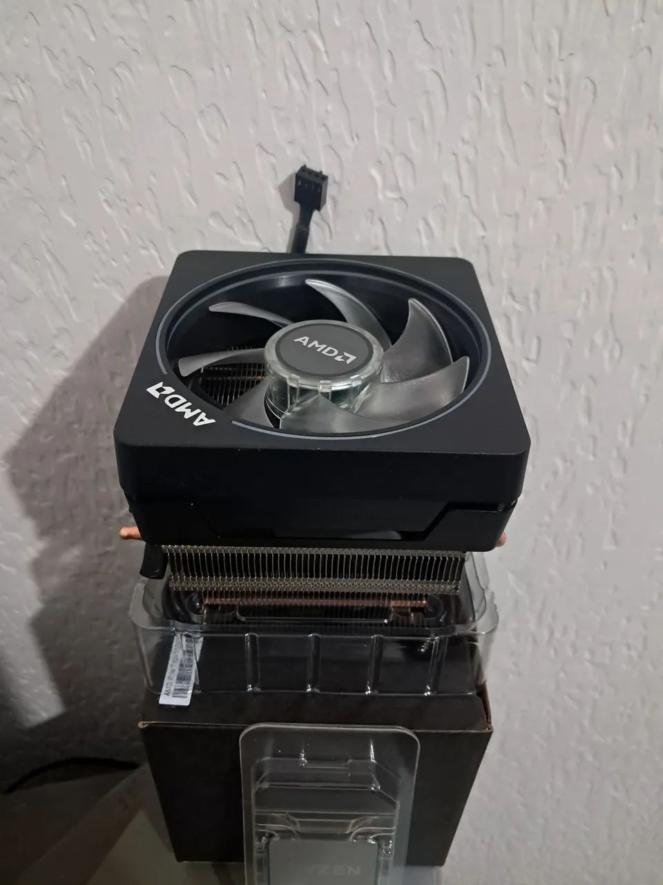 Ryzen 7 5700X + Cooler AMD Wraith Prism  - Foto 4