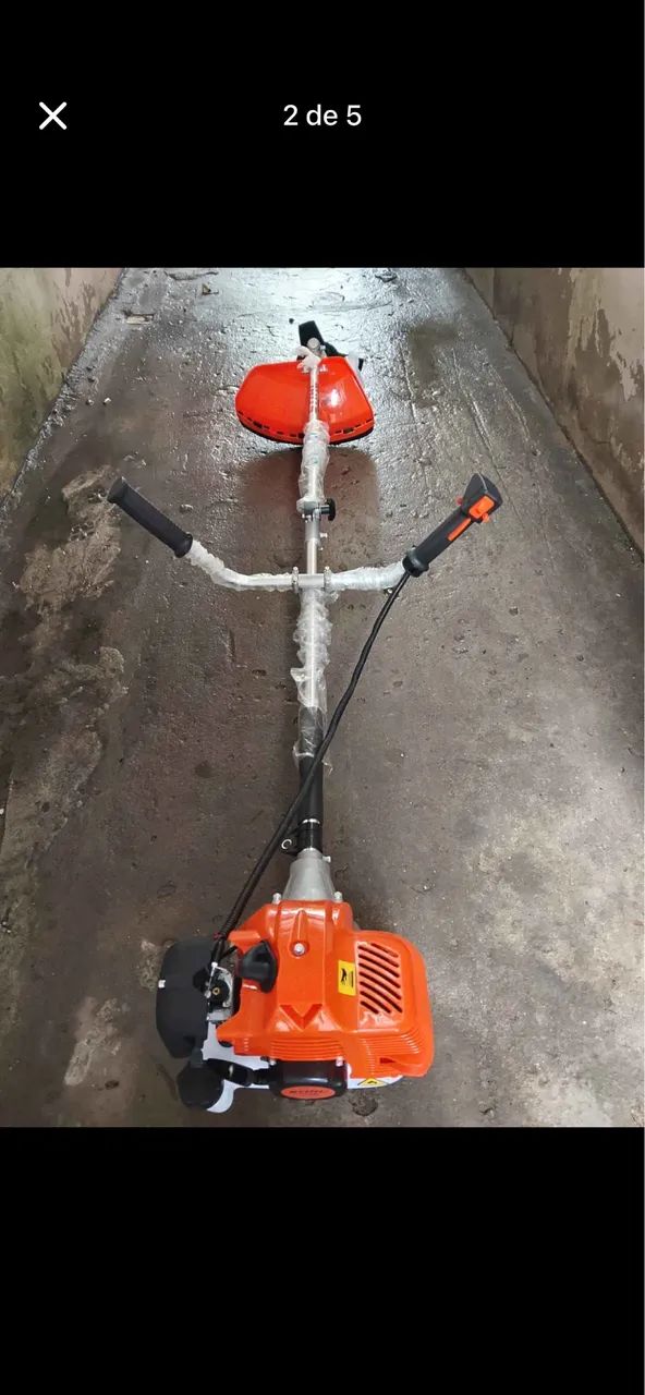 Roçadeira nova a gasolina e oleo ideal para corte de gramas