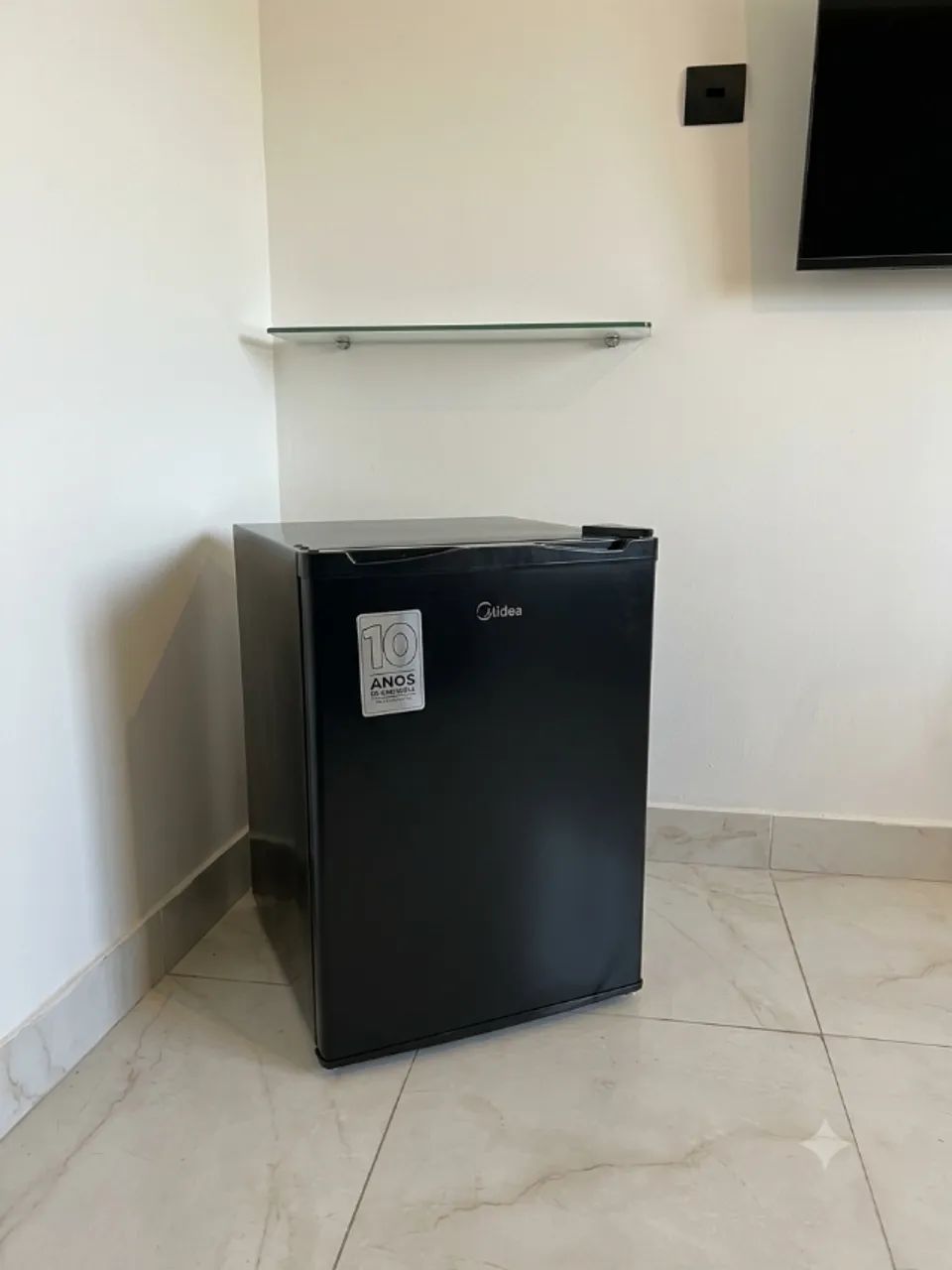 FRIGOBAR 67L MIDEA PRETO