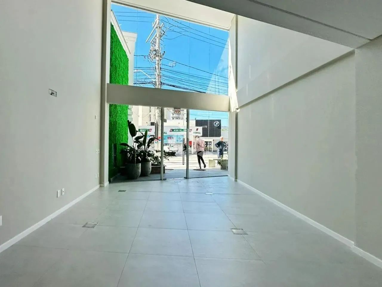 Loja à Venda - Localização Premium na Trindade | Florianópolis-SC