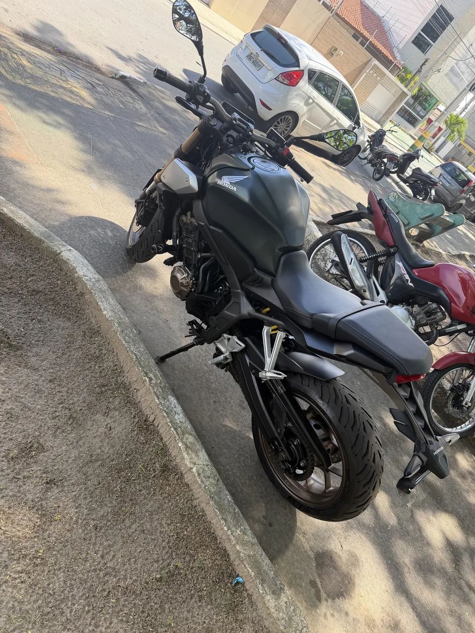 Honda CB 650R - Foto 4