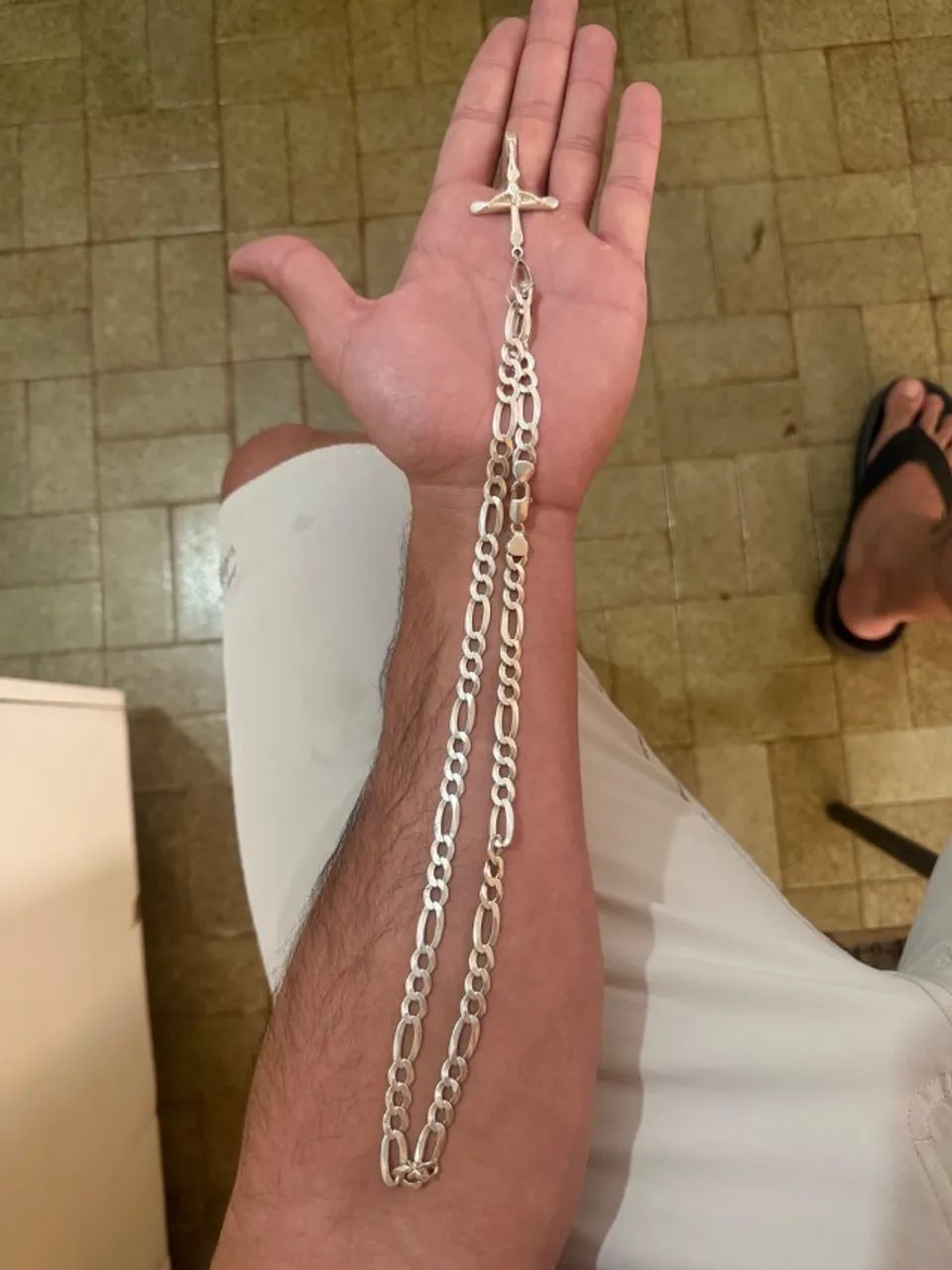 Corrente de prata 60 cm com pingente de cruz 