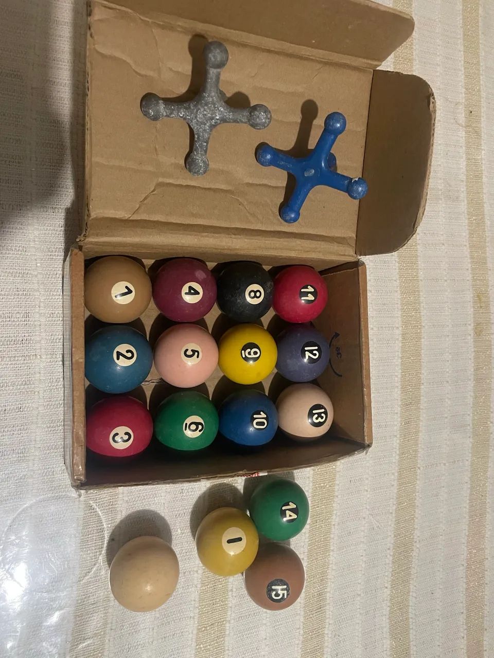 Vendo jogo de bolas de sinuca usado - Foto 3