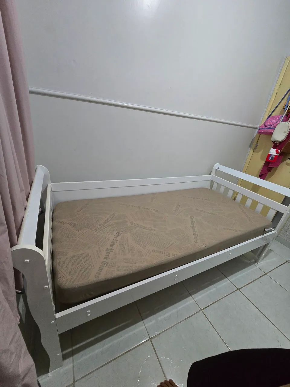 Cama e colchão de solteiro  - Foto 2
