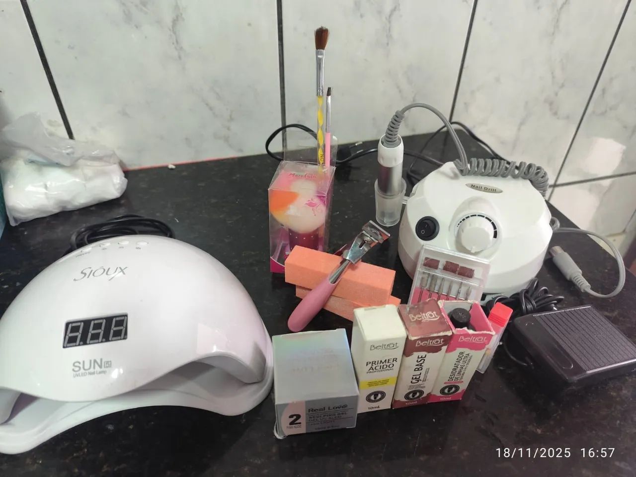 Vende-se kit unha em gel