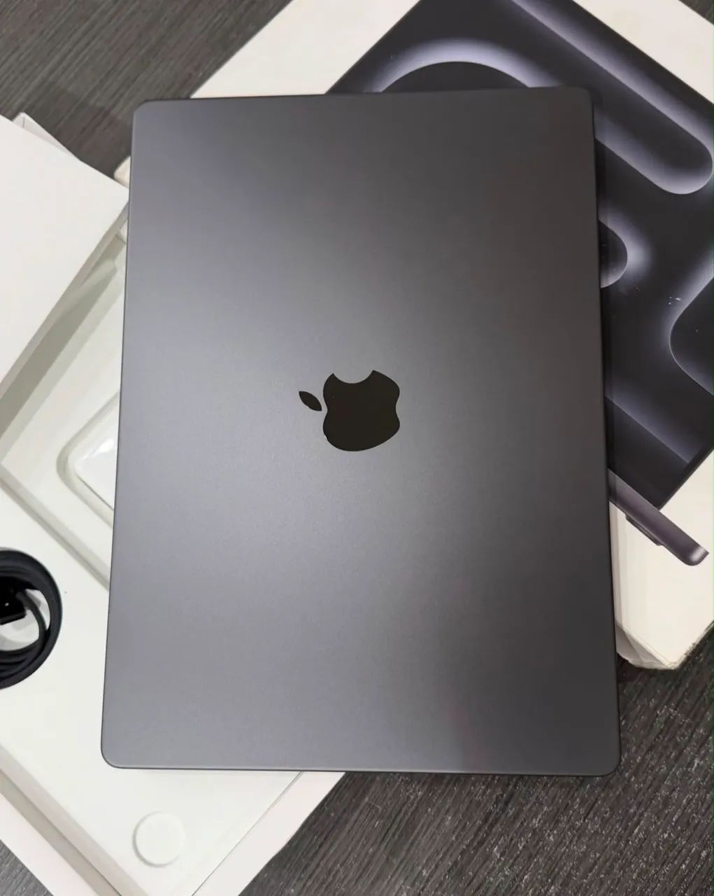MacBook Pro M5 24GB - 1TB SSD  - Foto 3
