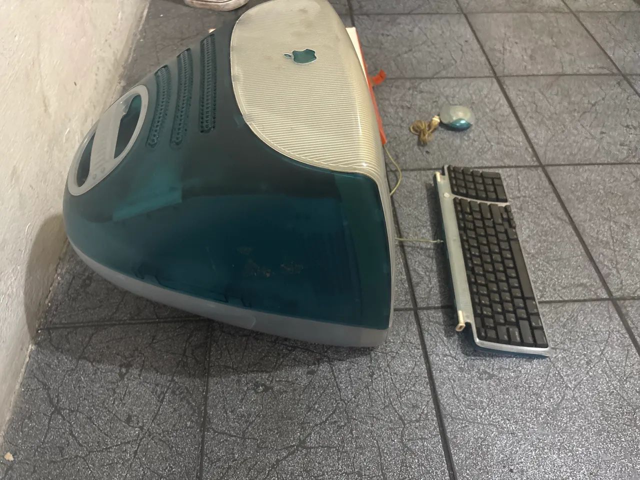 iMac anos 2000, funcionando e todos os acessórios - Foto 2