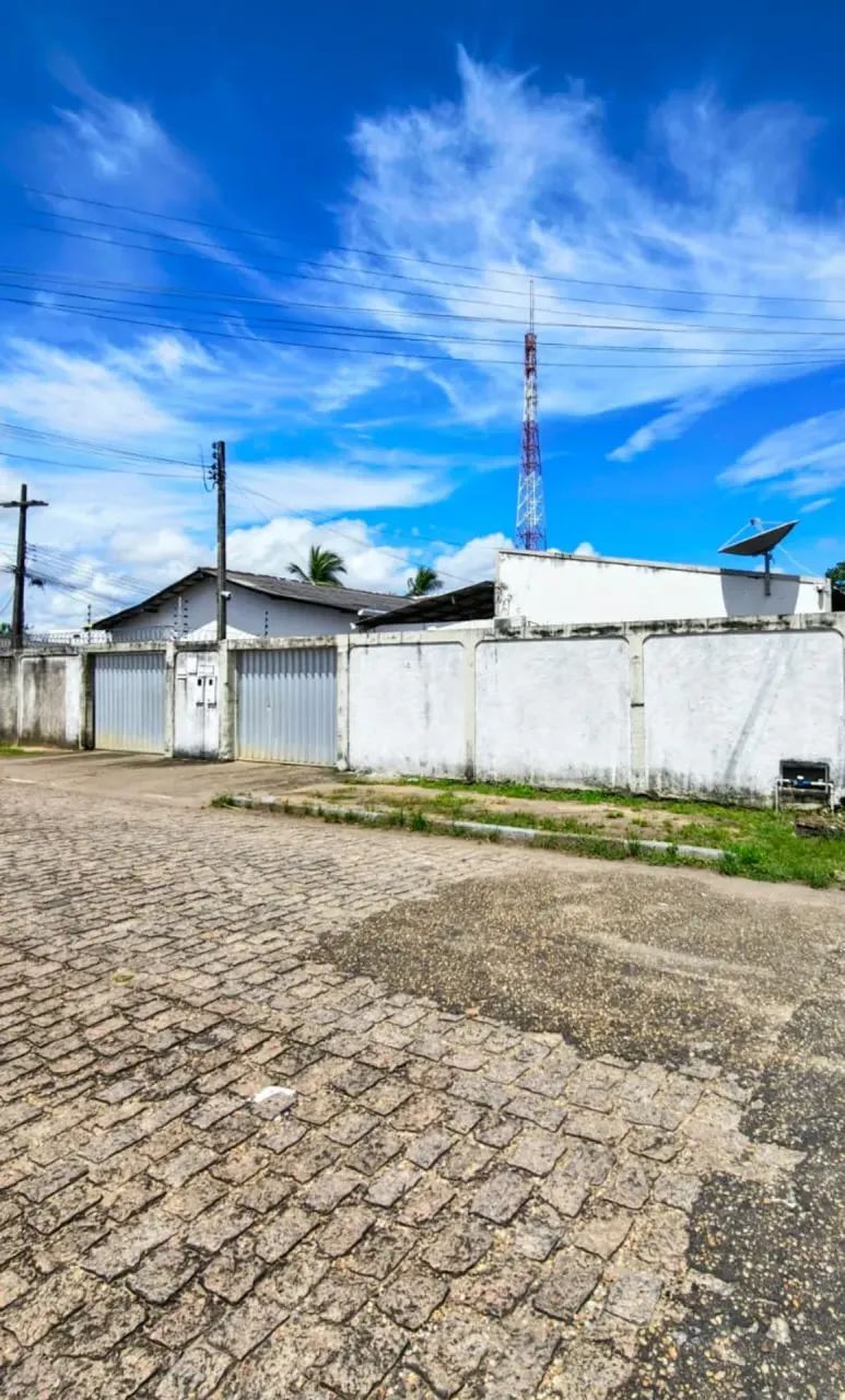 2 CASAS NO TERRENO DE ESQUINA