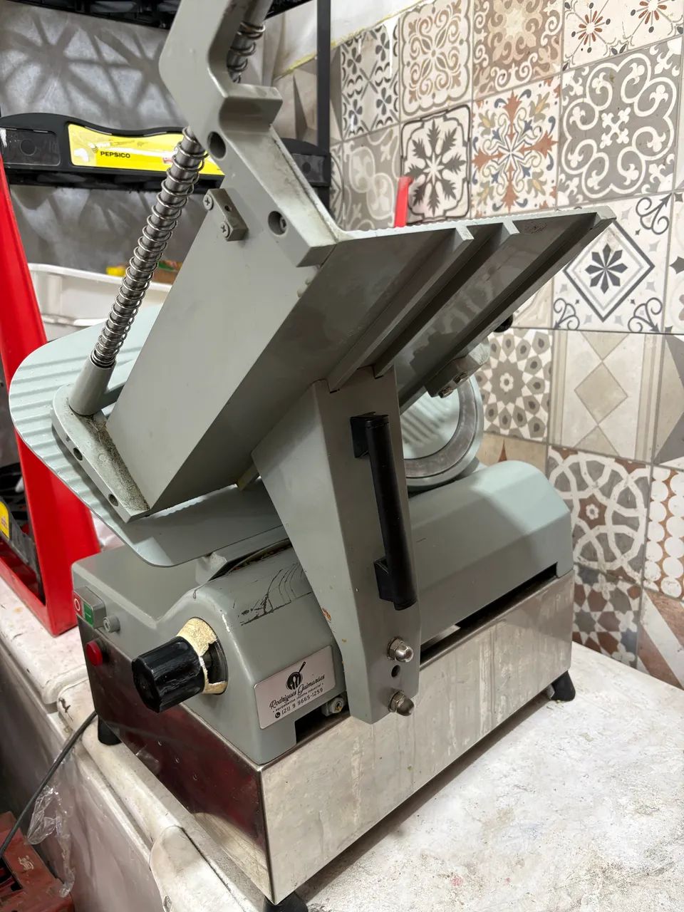Fatiadora de frios 220v