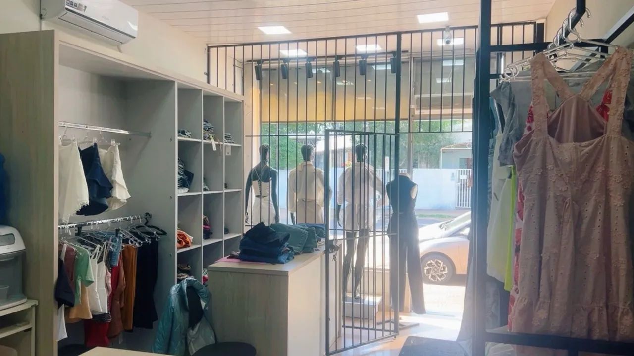 VENDE SE LOJA ROUPAS FEMININA 