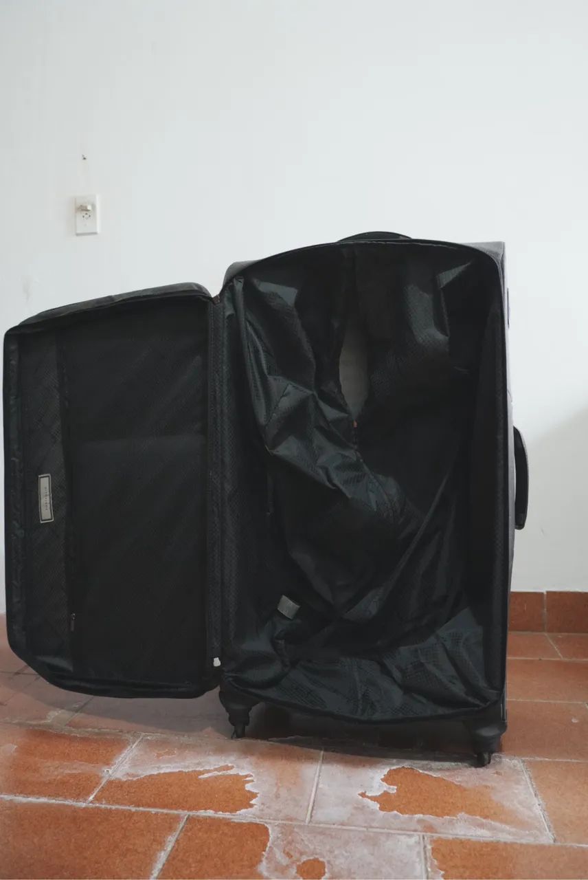 Mala G Perry Ellis (Original) Modelo: Viceroy II / Duprey Softside Spinner. - Foto 3