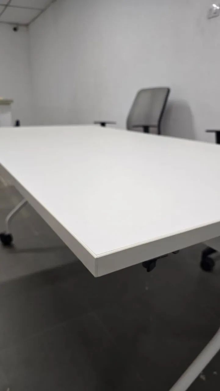 Mesa articulada| Com rodinhas