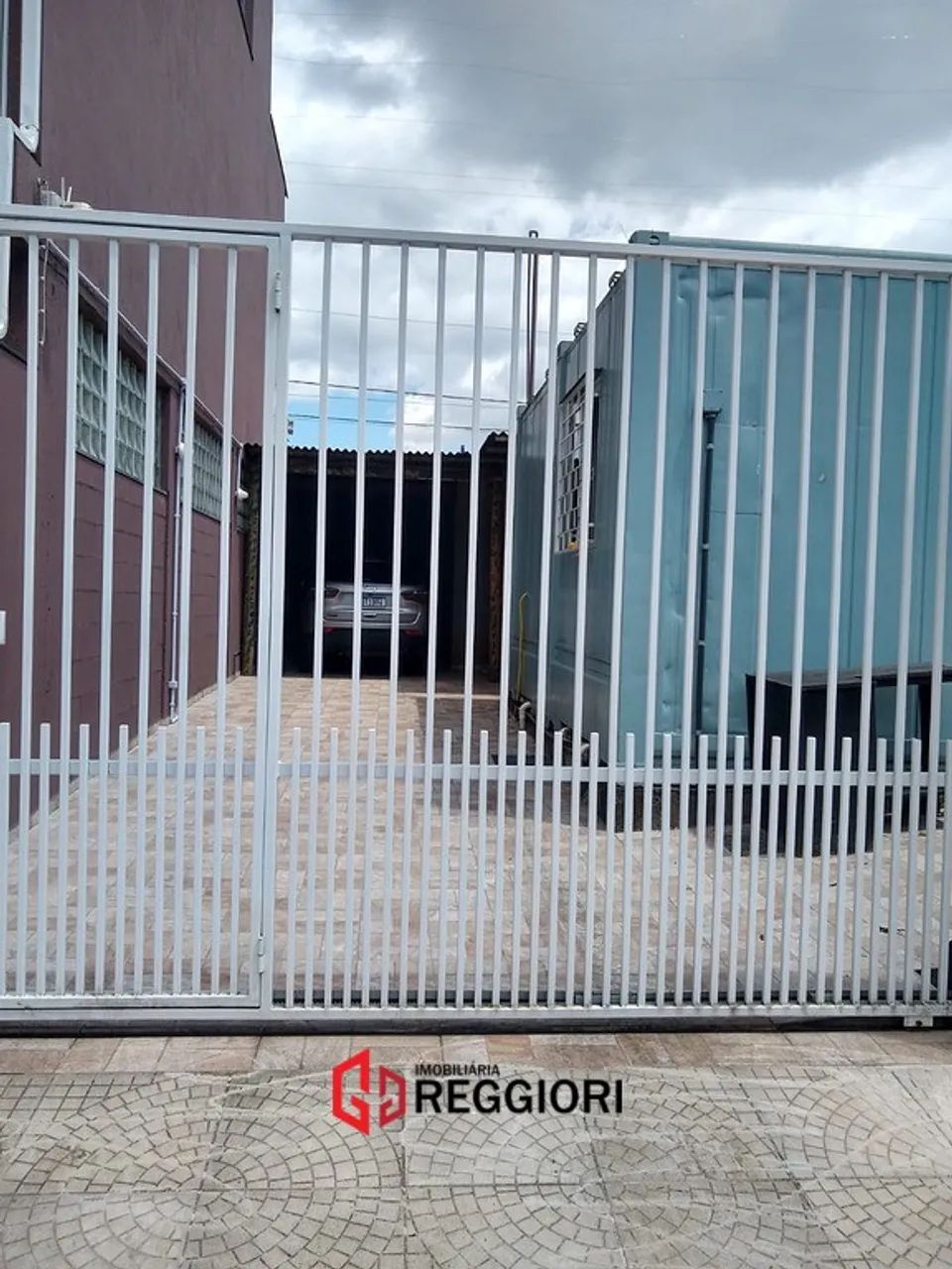 CASA CONTAINER COM PISCINA EM TERRENO CENTRO BC