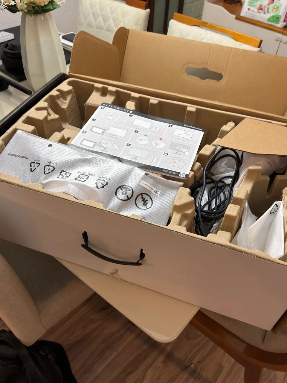 Monitor Alienware OLED 27pol 360hz 0.5ms  - Foto 3