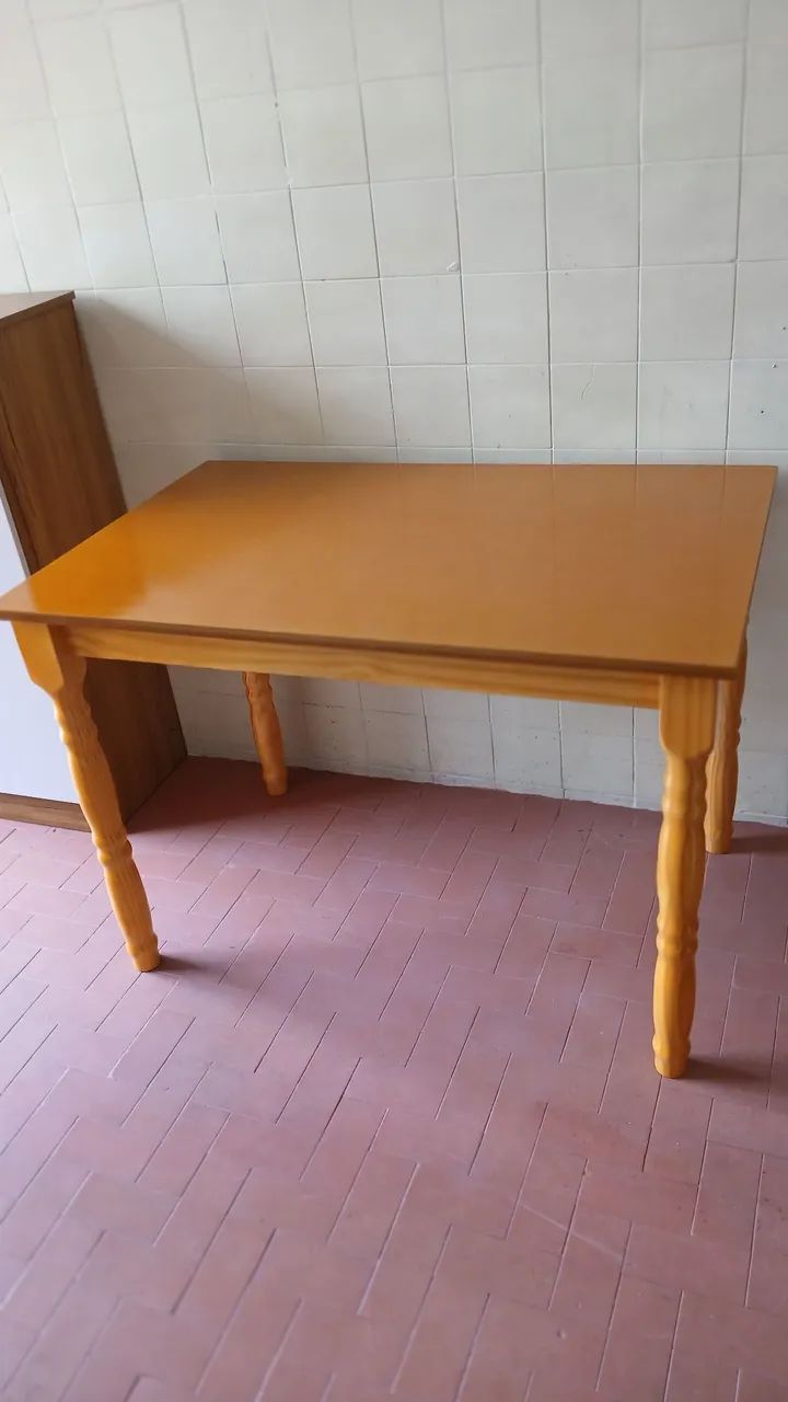Mesa retangular com 4 cadeiras estofadas  - Foto 2