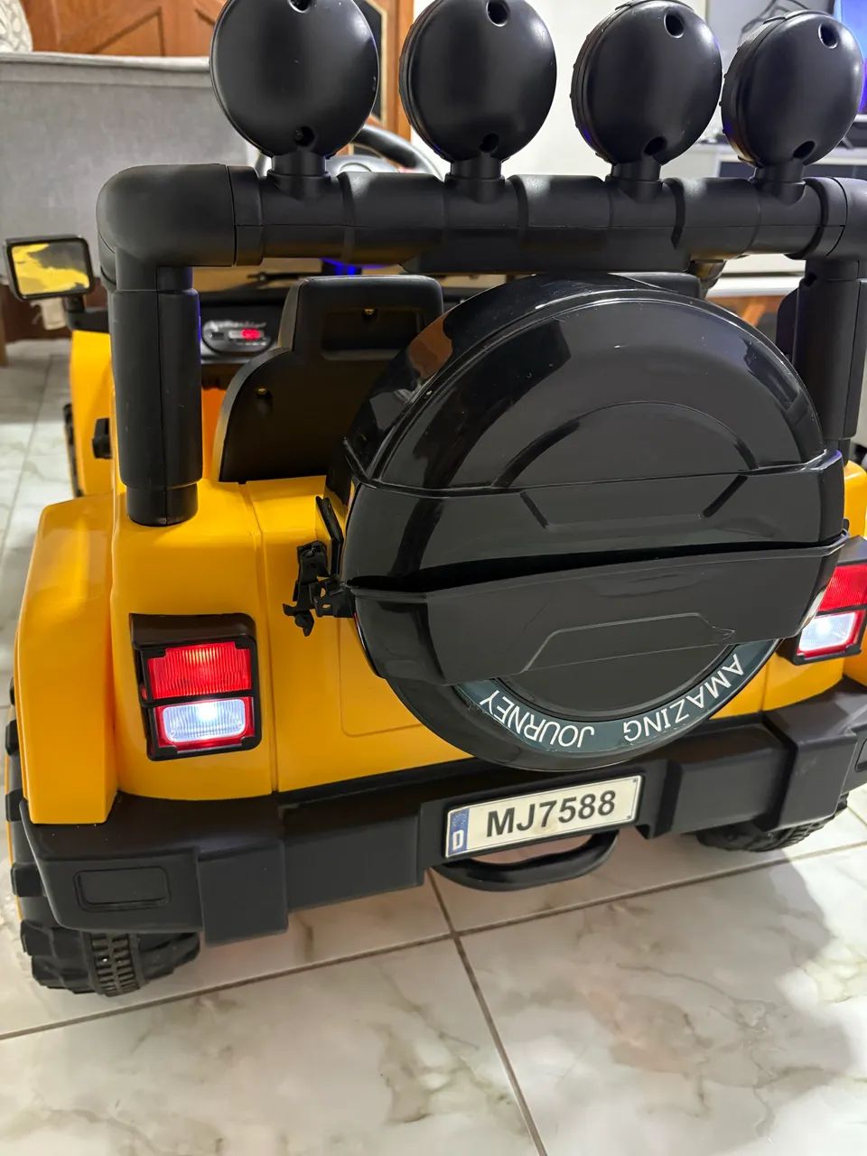 Carrinho eletrônico infantil 