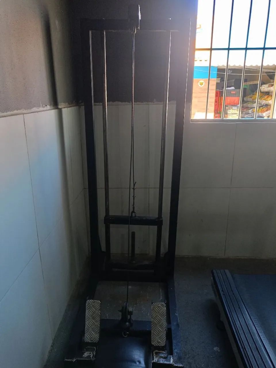 Máquina de remada baixa 