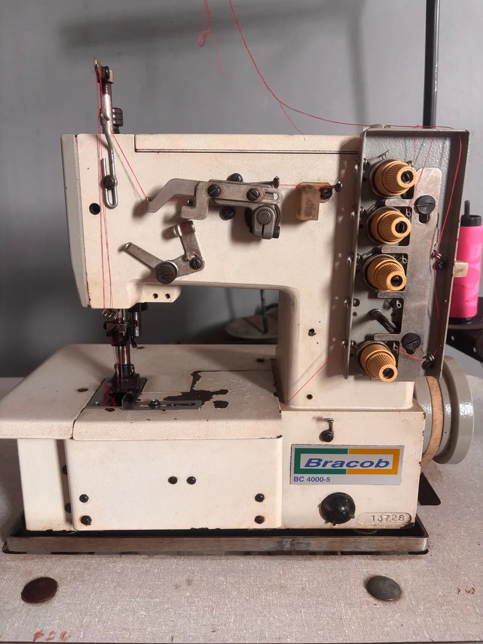 Máquina de costura industrial  - Foto 4