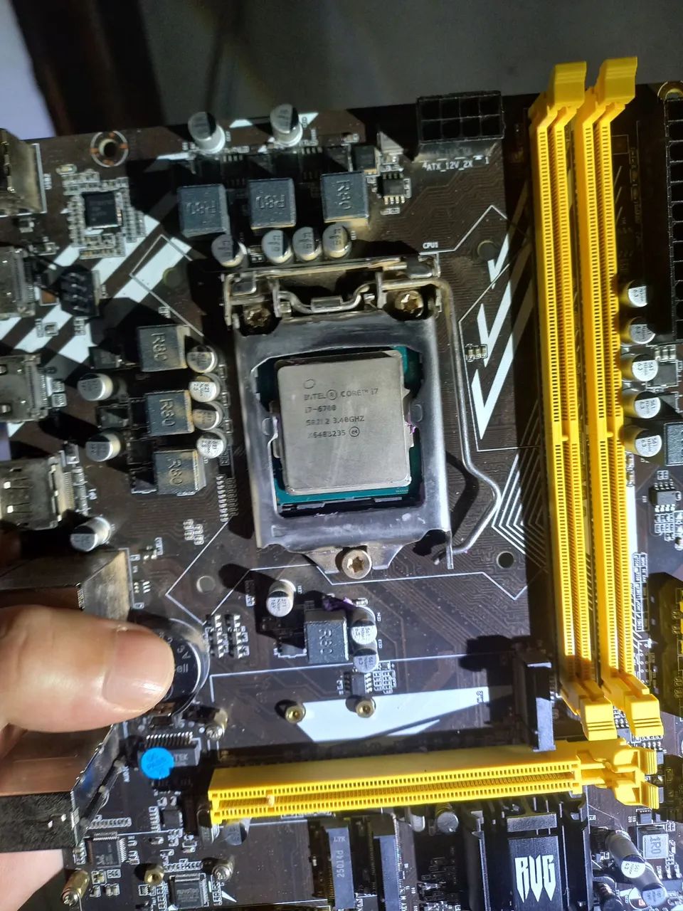 Placa funcionando h110 intel i7 6700 turbo bost