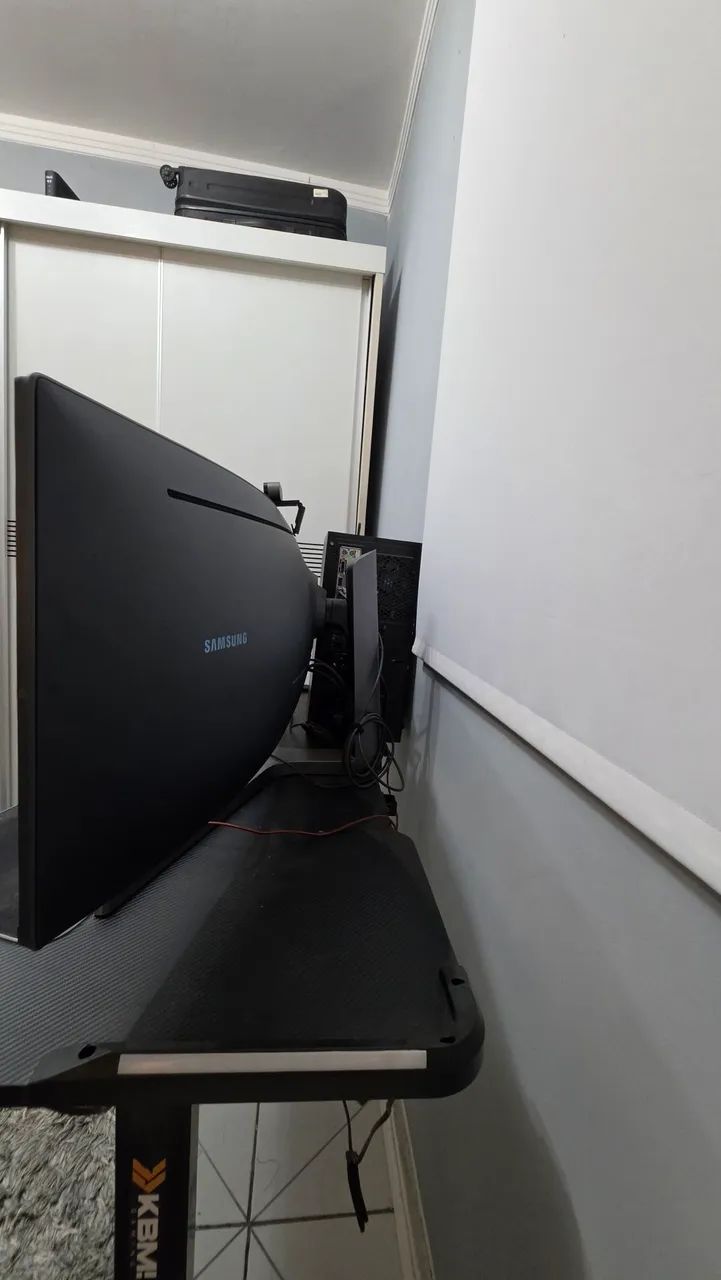 Monitor Samsung Odyssey CHG90 49 - Foto 3