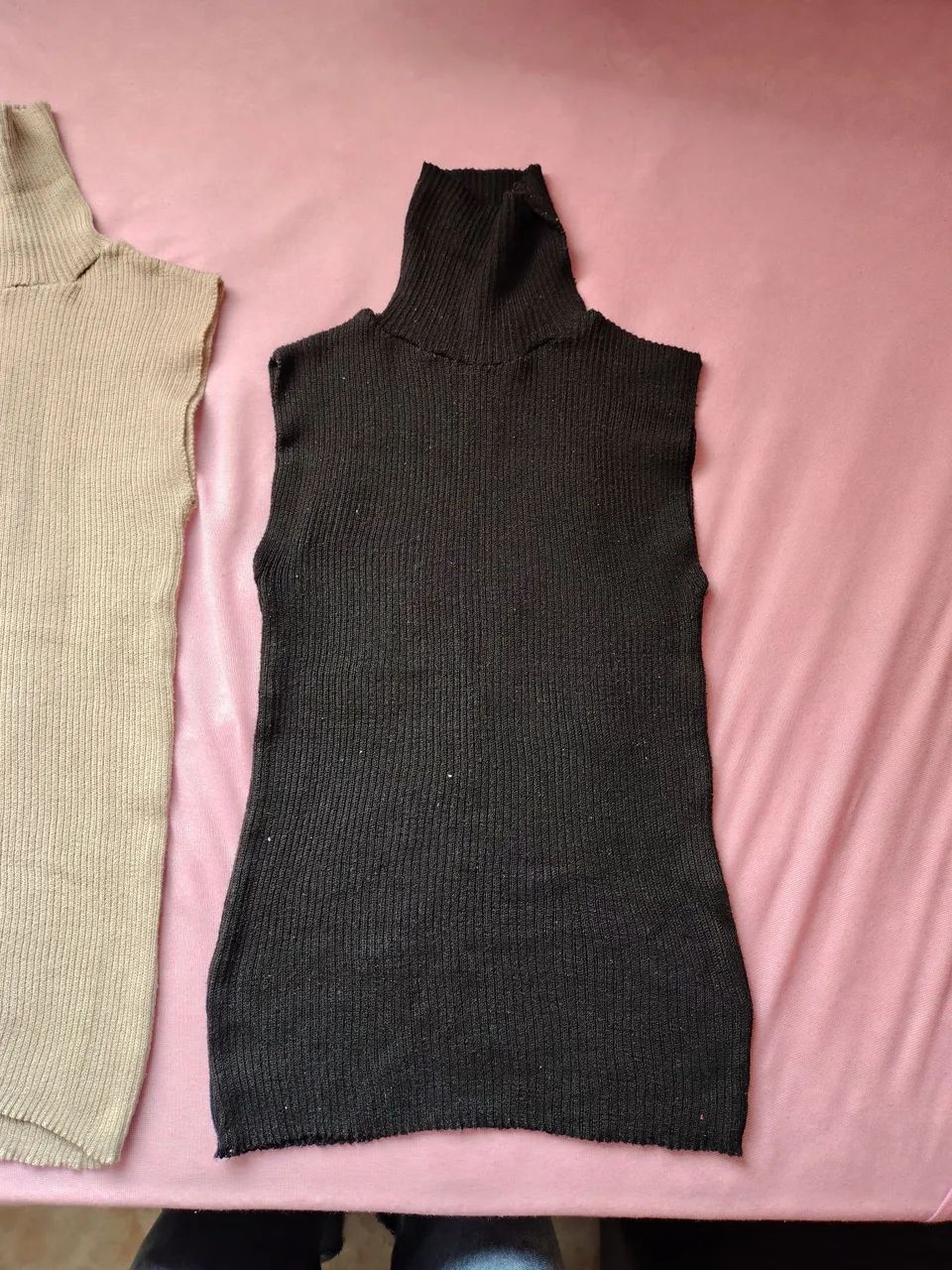 2 regatas de linha (preta e bege) - Foto 2