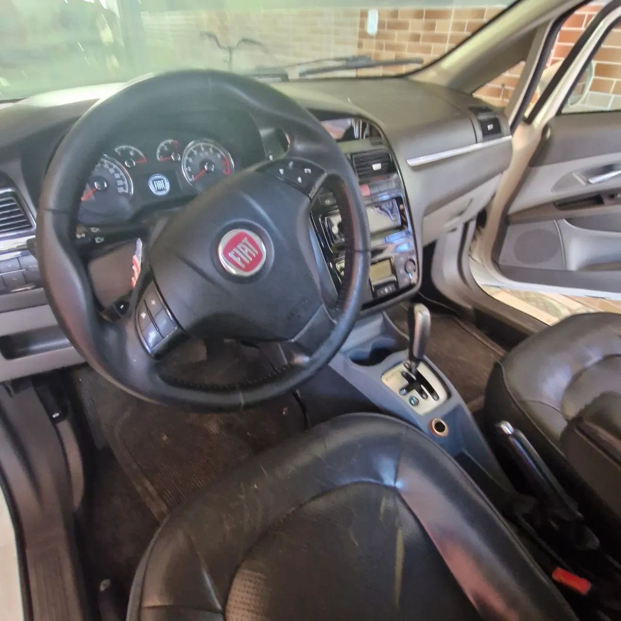 Fiat Linea Absolute 1.9/1.8 Flex Dualogic 4P 2013 - Foto 3