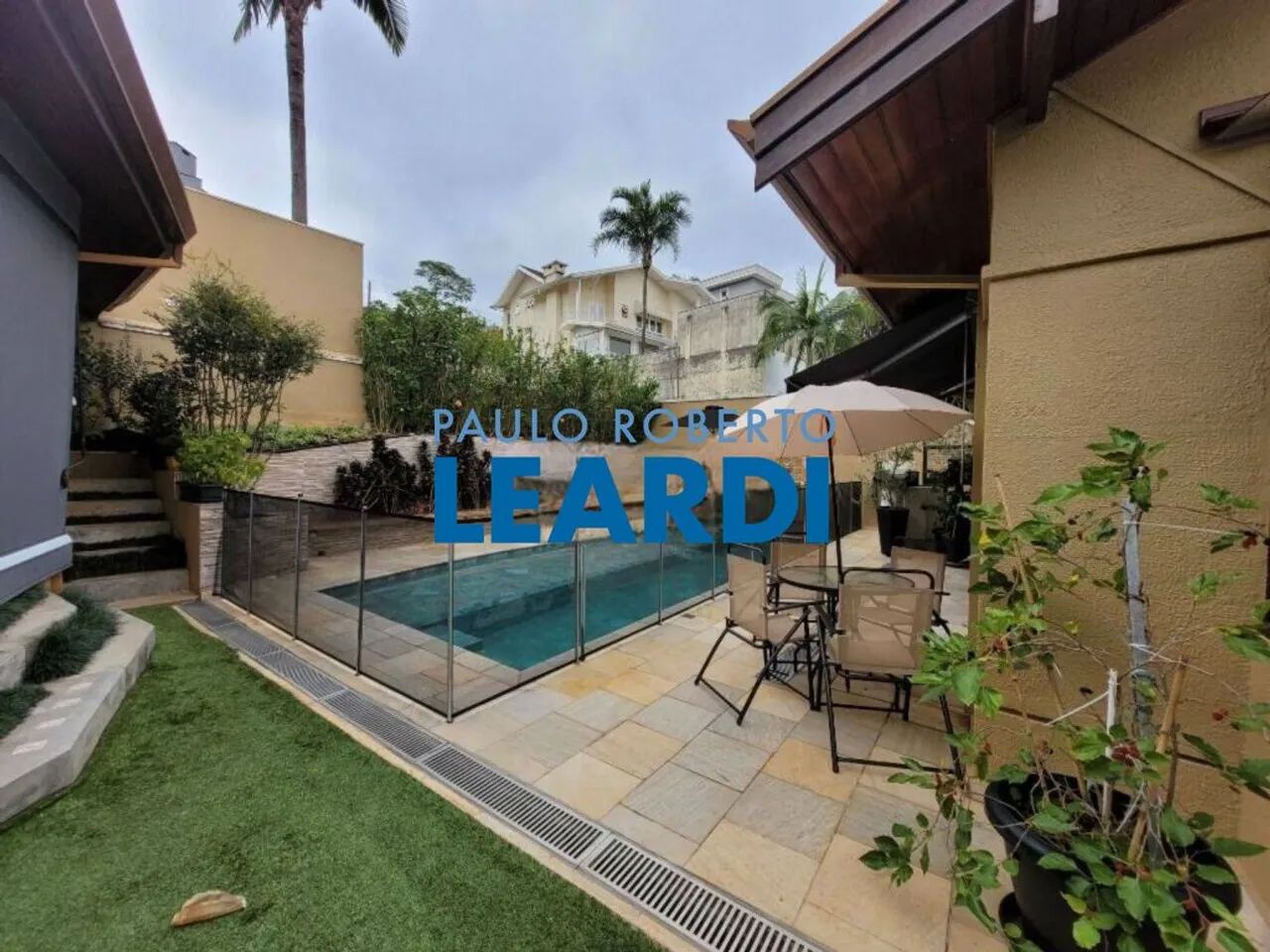 CASA EM CONDOMÍNIO - ALPHAVILLE - SP