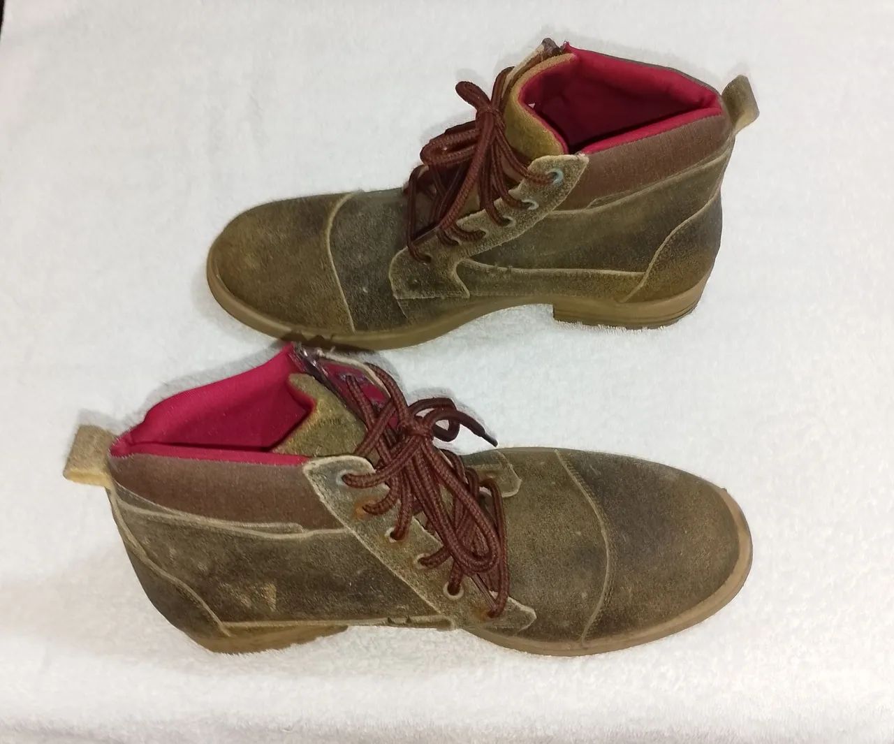 Botas em couro crú 43 